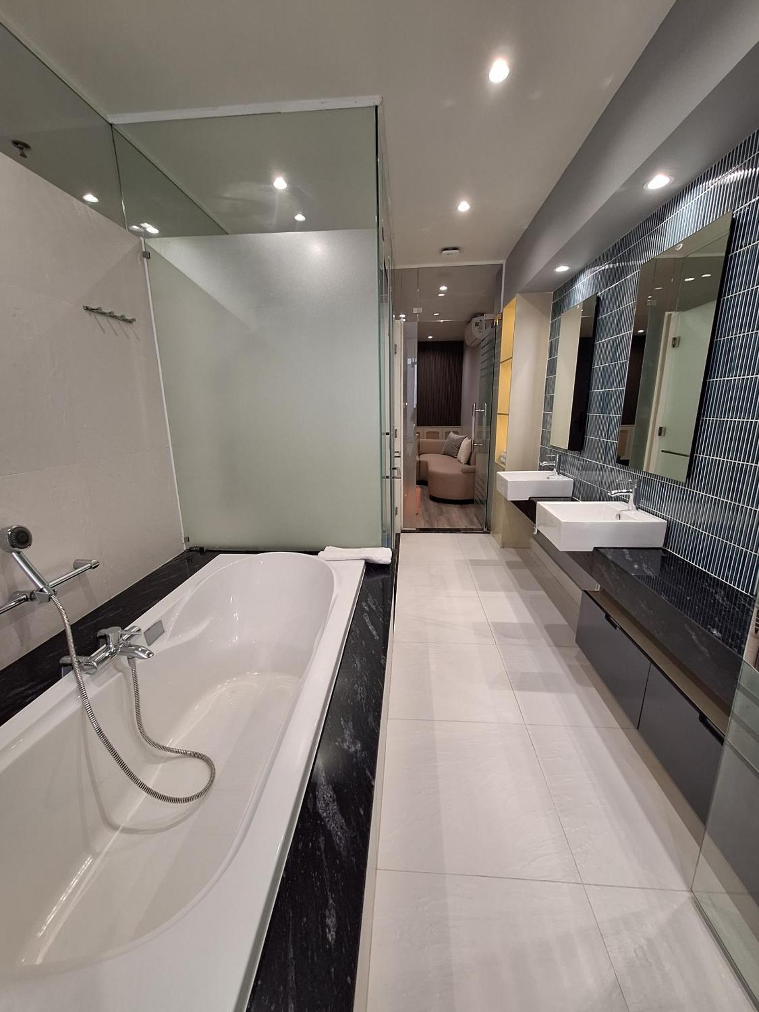 Mcgallery Art - Lucky Residence Suite'S & Apartments Ho Chi Minh City Exterior photo